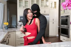 Clip sex Phương Thảo xoa bướm đến khi chảy nước